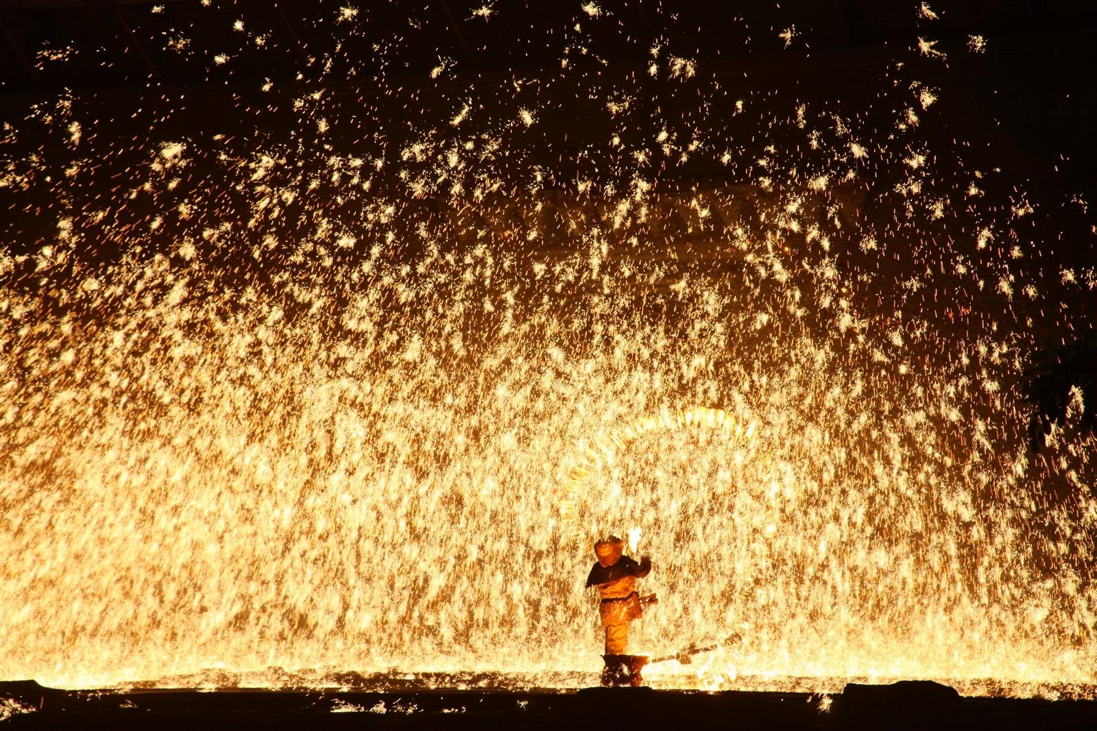 五穀豊穣や豊かな暮らしへの願いが込められた伝統芸能、打樹花(何さん特別編)